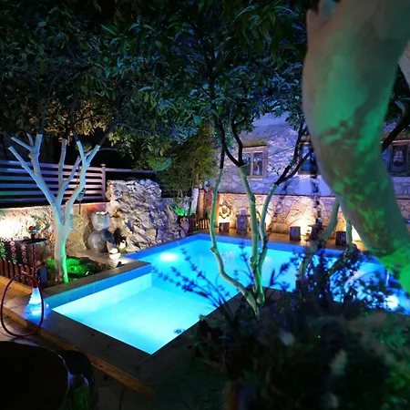 Ahmeti Sarande